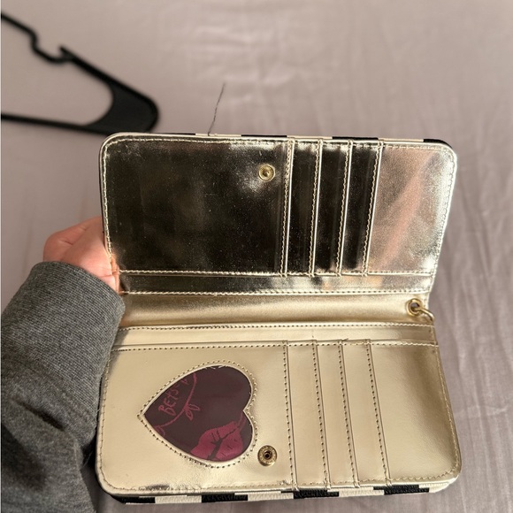 Wallet - Picture 2 of 2